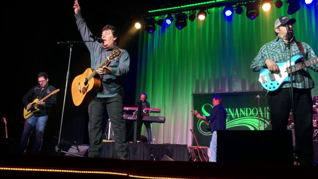 Shenandoah live performance